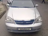 Kumush rang Chevrolet Lacetti, 3 pozitsiya 2005 yil, КПП Mexanika, shahar Chirchiq uchun 5 562 у.е. id6438701, Fotosurat №1