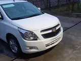Белый Chevrolet Cobalt, 4 позиция 2024 года, КПП Автомат, в Ташкент за 12 750 y.e. id5201652, Фото №1