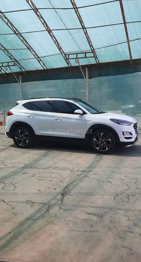 Hyundai Tucson — 2