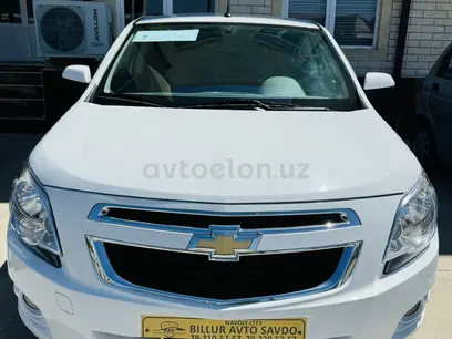 Белый Chevrolet Cobalt, 4 позиция 2023 года, КПП Автомат, в Навои за ~12 684 y.e. id5117691