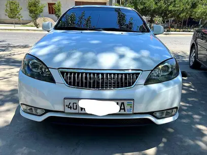 Белый Chevrolet Gentra, 3 позиция 2015 года, КПП Автомат, в Кувинский район за 10 484 y.e. id5125027