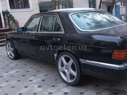 Черный Mercedes-Benz E 240 1993 года, КПП Автомат, в Карши за 3 800 y.e. id2877774
