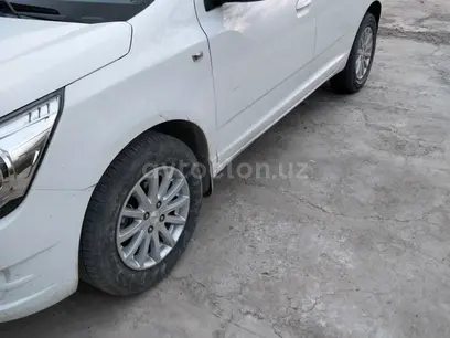 Белый Chevrolet Cobalt, 4 позиция 2016 года, КПП Автомат, в Бухара за 10 500 y.e. id5130179