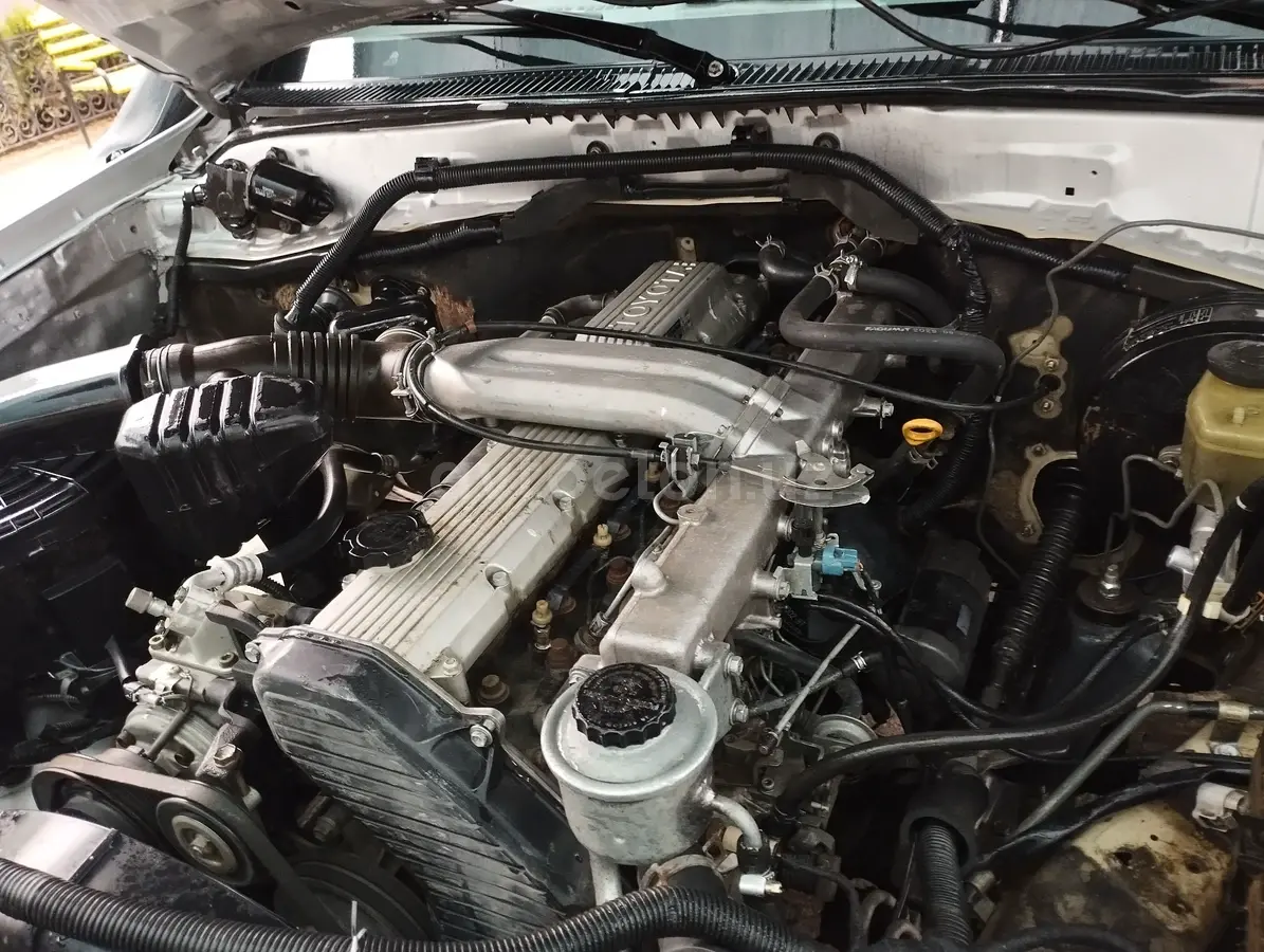 Toyota Land Cruiser — 7