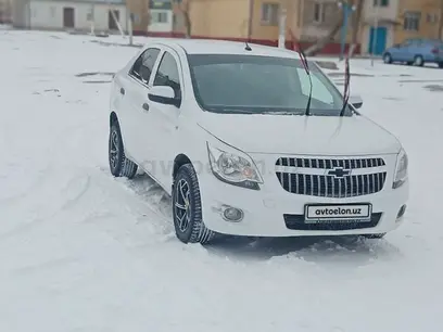 Белый Chevrolet Cobalt, 1 позиция 2014 года, КПП Механика, в Турткульский район за ~11 006 y.e. id4999488
