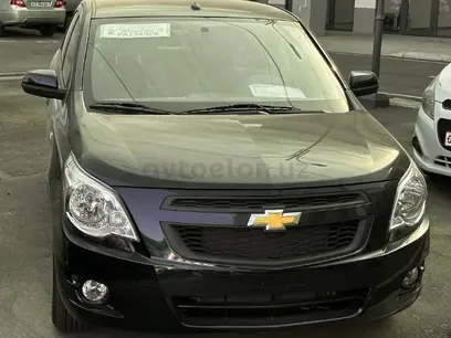 Мокрый асфальт Chevrolet Cobalt, 4 позиция 2024 года, КПП Механика, в Алмалык за ~11 608 y.e. id5114533