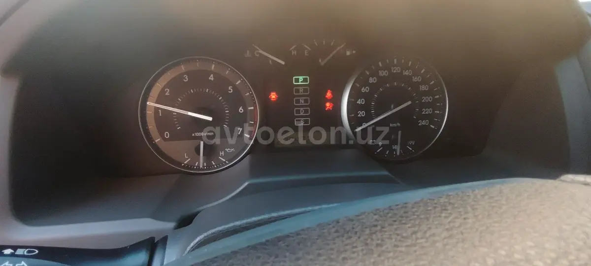 Toyota Land Cruiser — 4