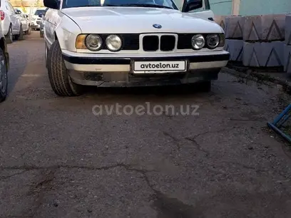 Oq BMW 535 1990 yil, КПП Mexanika, shahar Chirchiq uchun 3 300 у.е. id3200621