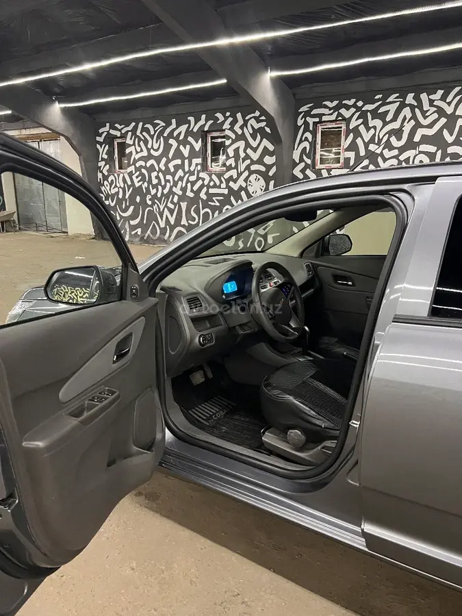 Chevrolet Cobalt 2024 — 3