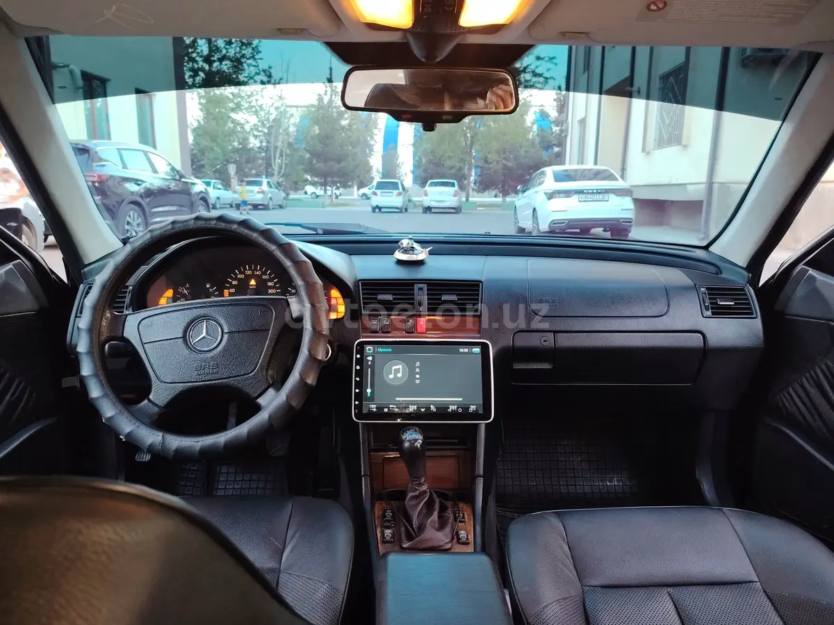 Mercedes-Benz C 200 — 8