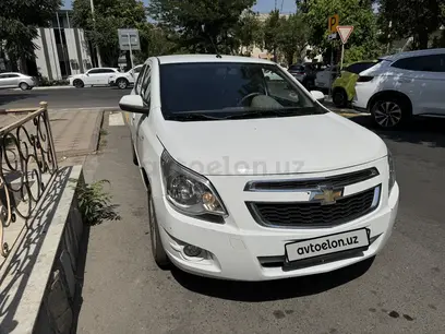 Белый Chevrolet Cobalt, 4 позиция 2021 года, КПП Автомат, в Ташкент за 10 000 y.e. id6356752