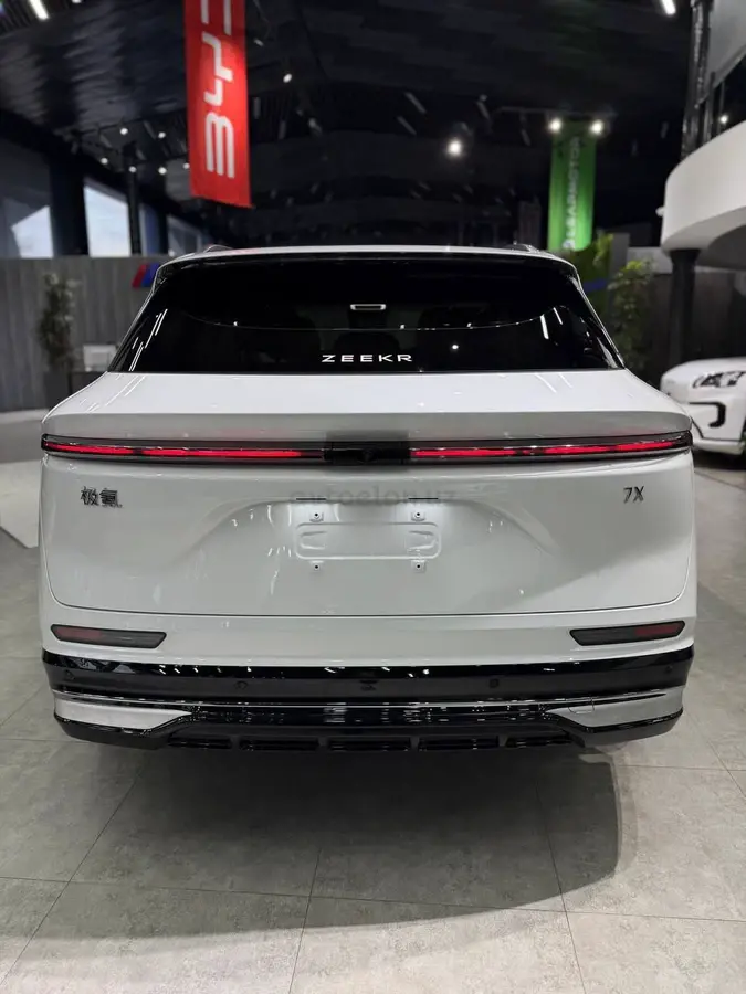 Zeekr 7X — 4