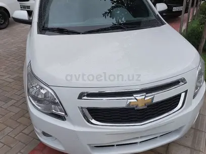 Белый Chevrolet Cobalt, 4 позиция 2023 года, КПП Автомат, в Фергана за 14 300 y.e. id3274369