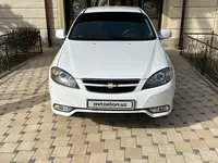 Белый Chevrolet Gentra, 1 позиция 2023 года, КПП Механика, в Карши за 14 000 y.e. id4904115