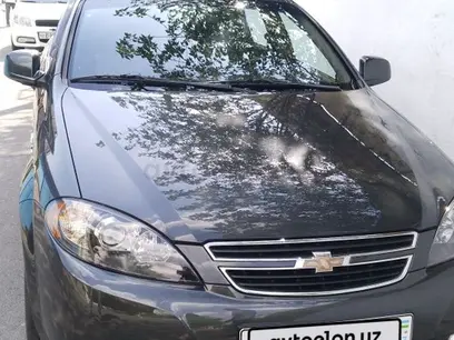Мокрый асфальт Chevrolet Lacetti, 3 позиция 2018 года, КПП Автомат, в Ташкент за 12 800 y.e. id4991404