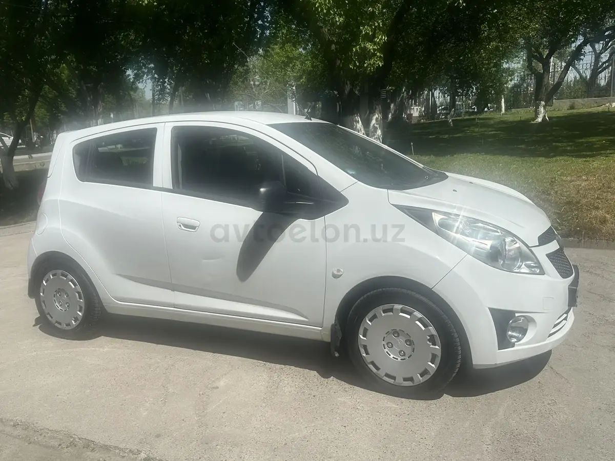 Chevrolet Spark 2016 — 2