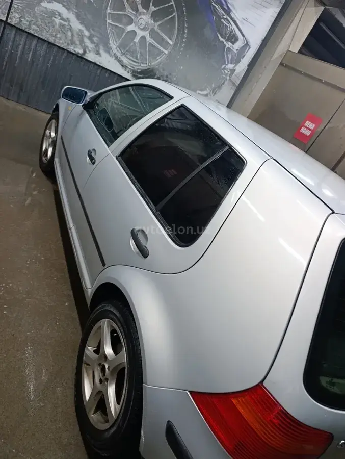 Volkswagen Golf — 4