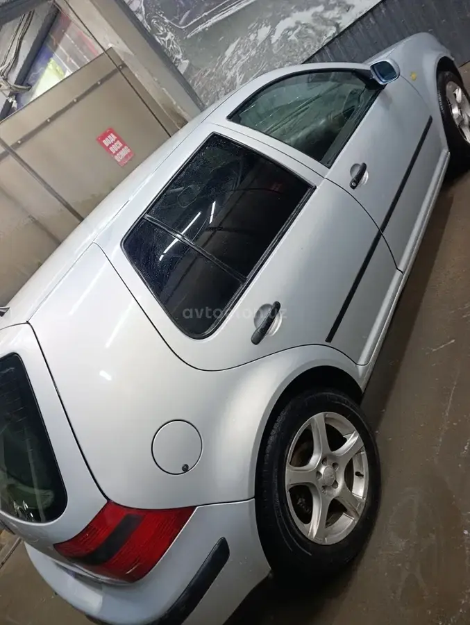 Volkswagen Golf — 5