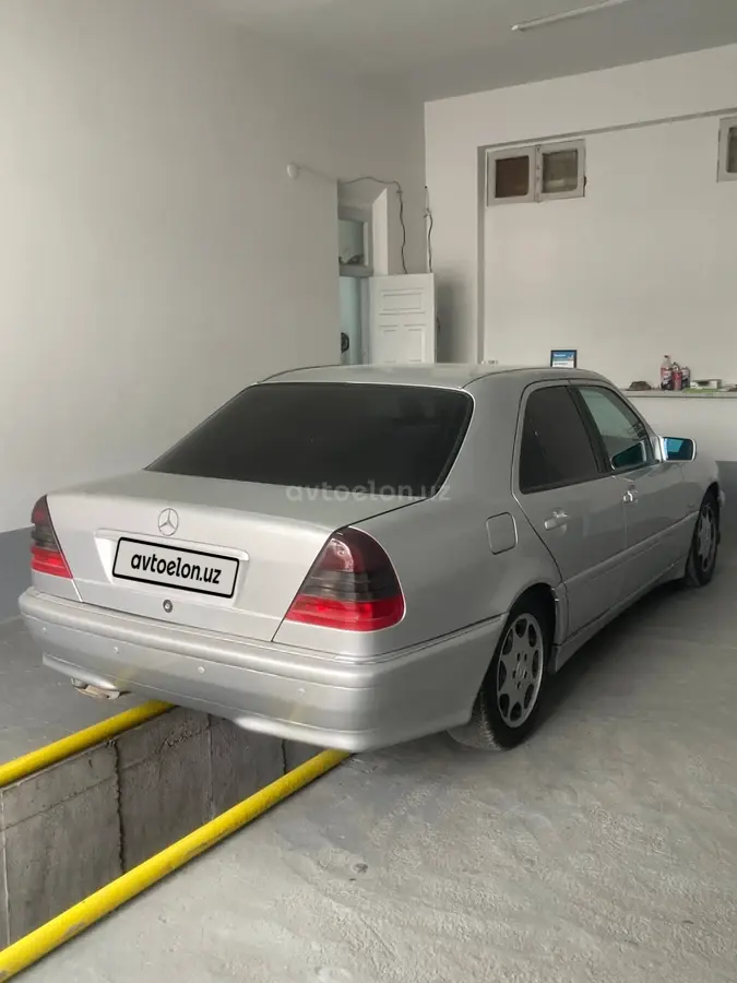 Mercedes-Benz C 200 — 2