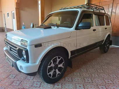 Белый ВАЗ (Lada) Нива 5-ти дверный 2021 года, КПП Механика, в Шахрисабз за 15 500 y.e. id5124864