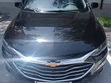 Черный Chevrolet Malibu 2 2019 года, КПП Автомат, в Фергана за 20 500 y.e. id5235411, Фото №1