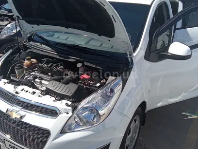 Белый Chevrolet Spark, 2 позиция 2021 года, КПП Механика, в Ташкент за 8 500 y.e. id5133481