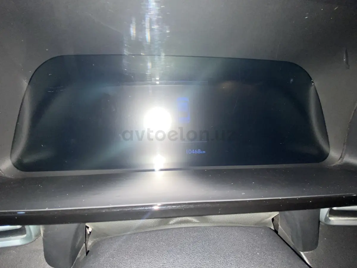 Hyundai Elantra — 10