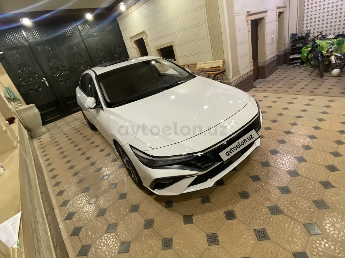 Hyundai Elantra — 2