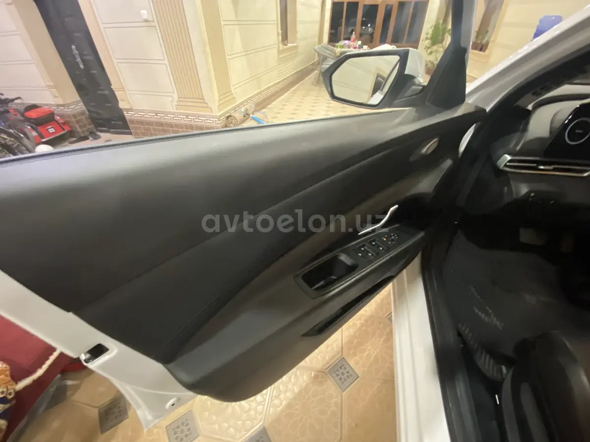 Hyundai Elantra — 9