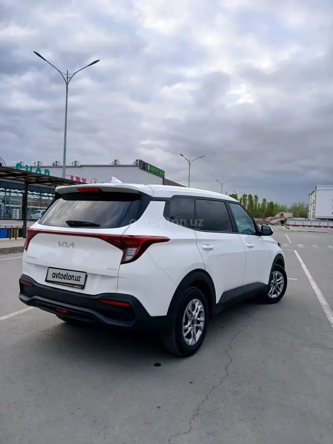 Kia Carens — 2