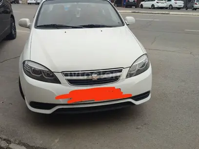 Oq Chevrolet Gentra, 1 pozitsiya 2015 yil, КПП Mexanika, shahar Toshkent uchun 9 000 у.е. id5163776