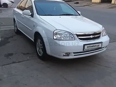 Белый Chevrolet Lacetti, 1 позиция Газ-бензин 2010 года, КПП Механика, в Самарканд за 6 300 y.e. id4983301