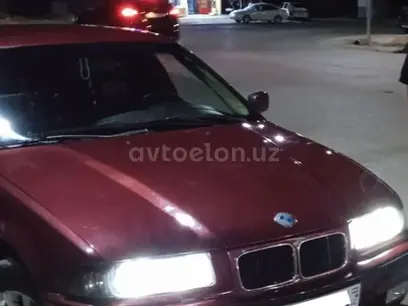 Бордовый BMW 318i 1992 года, КПП Механика, в Байсунский район за 4 300 y.e. id5178407