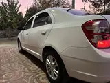 Белый Chevrolet Cobalt, 4 позиция 2025 года, КПП Автомат, в Самарканд за 14 000 y.e. id6753615, Фото №1