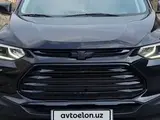 Черный Chevrolet Tracker, 3 позиция 2023 года, КПП Автомат, в Фергана за 18 300 y.e. id5219566, Фото №1