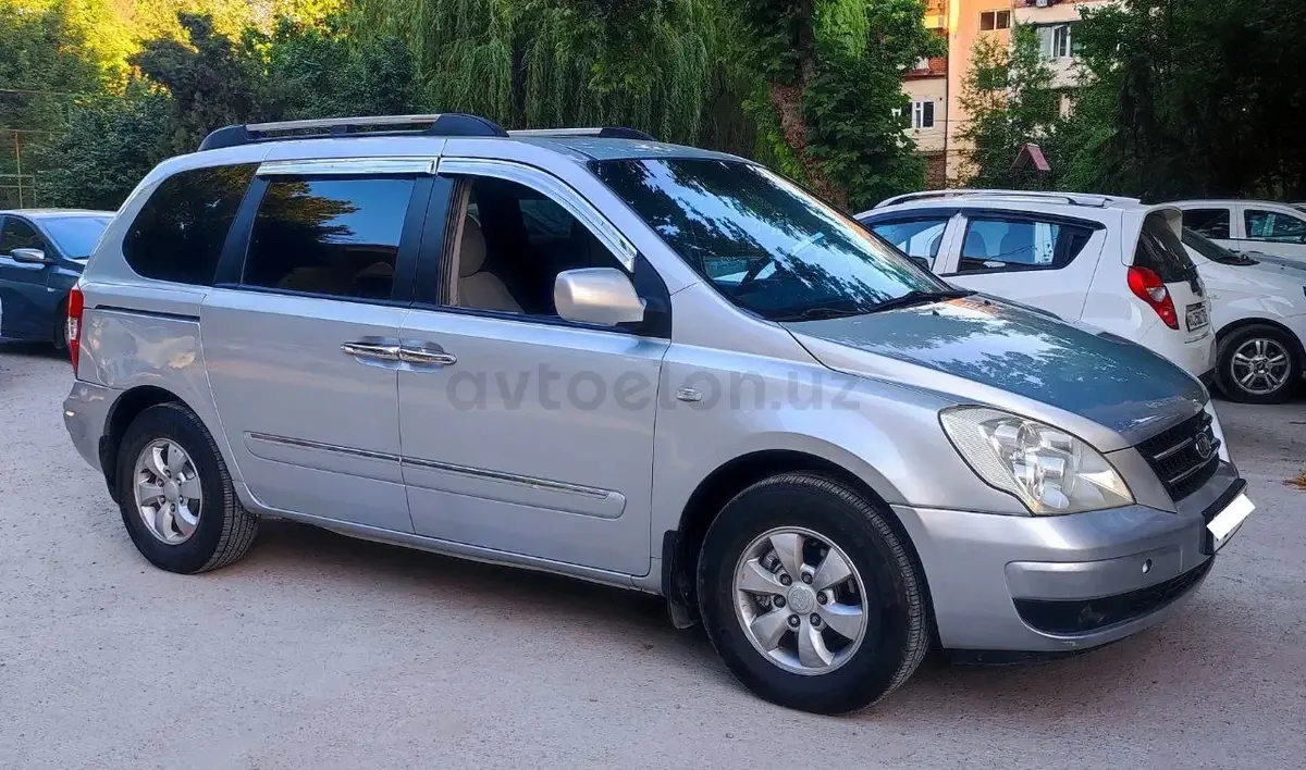Kia Carnival — 10