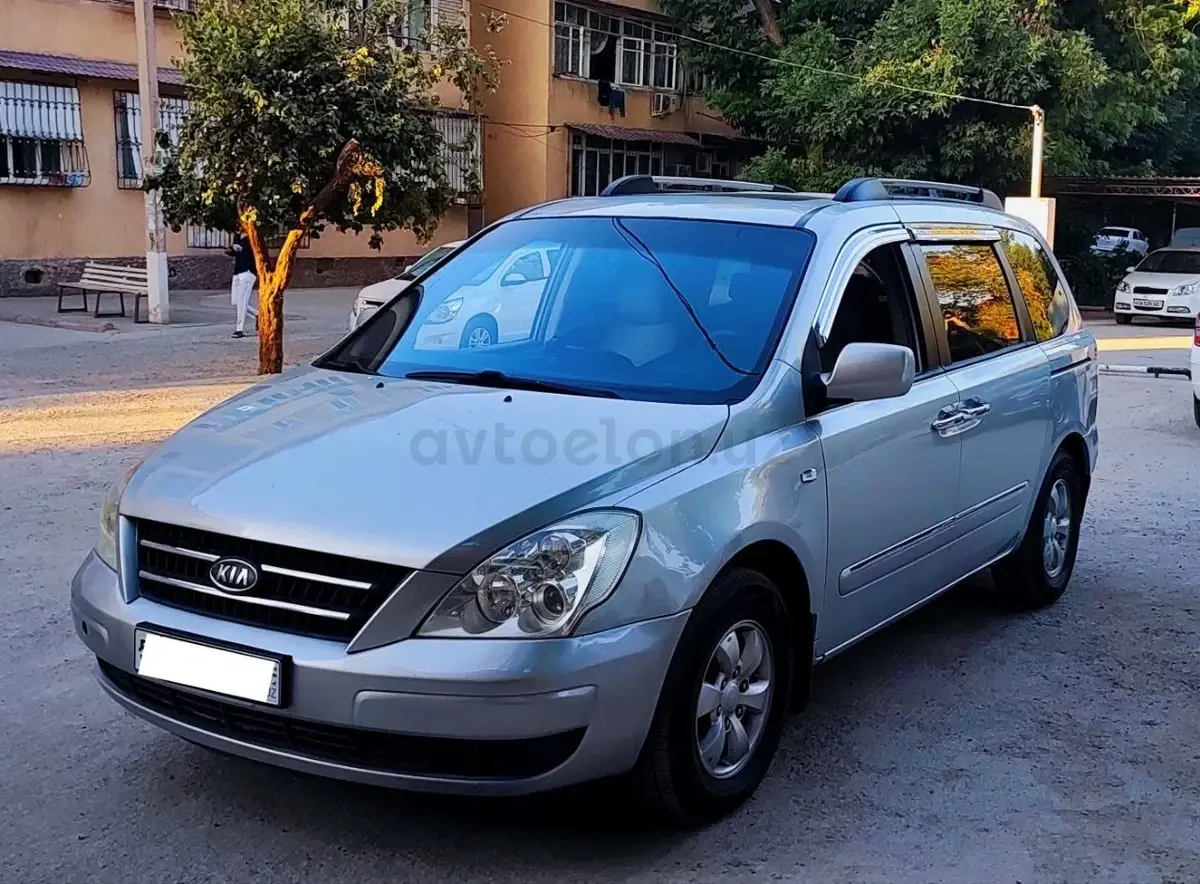 Kia Carnival — 4