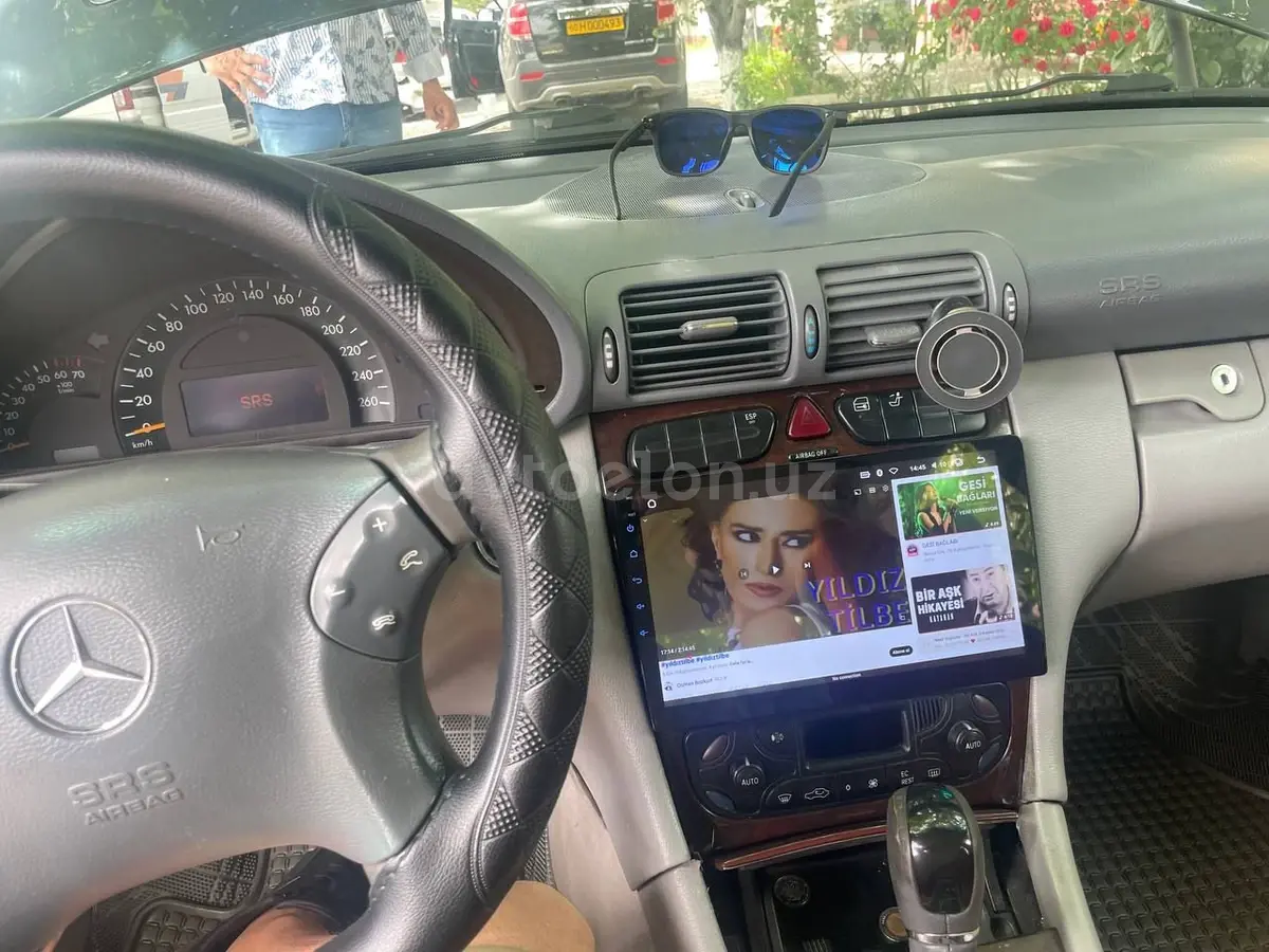 Mercedes-Benz C 200 — 3