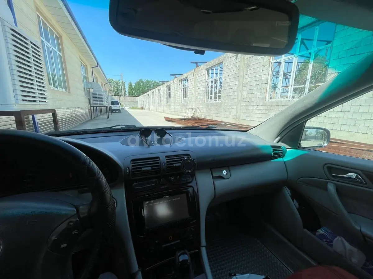 Mercedes-Benz C 200 — 4