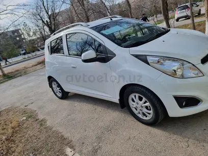 Oq Chevrolet Spark, 4 pozitsiya 2019 yil, КПП Avtomat, shahar Navoiy uchun ~9 335 у.е. id4891531