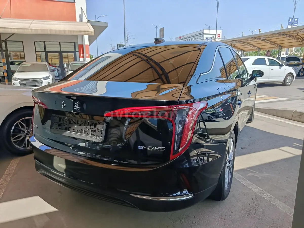 Hongqi E-QM5 — 4