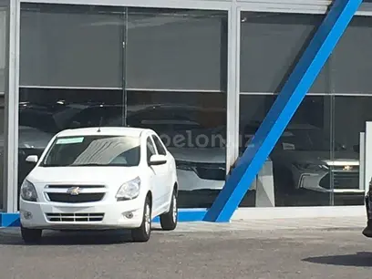 Белый Chevrolet Cobalt, 4 позиция 2024 года, КПП Автомат, в Фергана за 13 550 y.e. id4945075