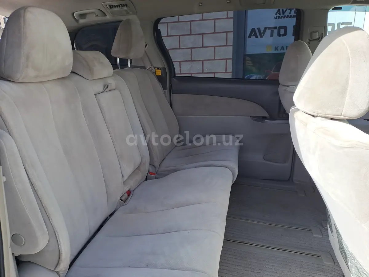 Toyota Estima — 2