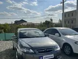 Мокрый асфальт Chevrolet Gentra, 2 позиция 2015 года, КПП Механика, в Ургенч за ~7 960 y.e. id6646244, Фото №1