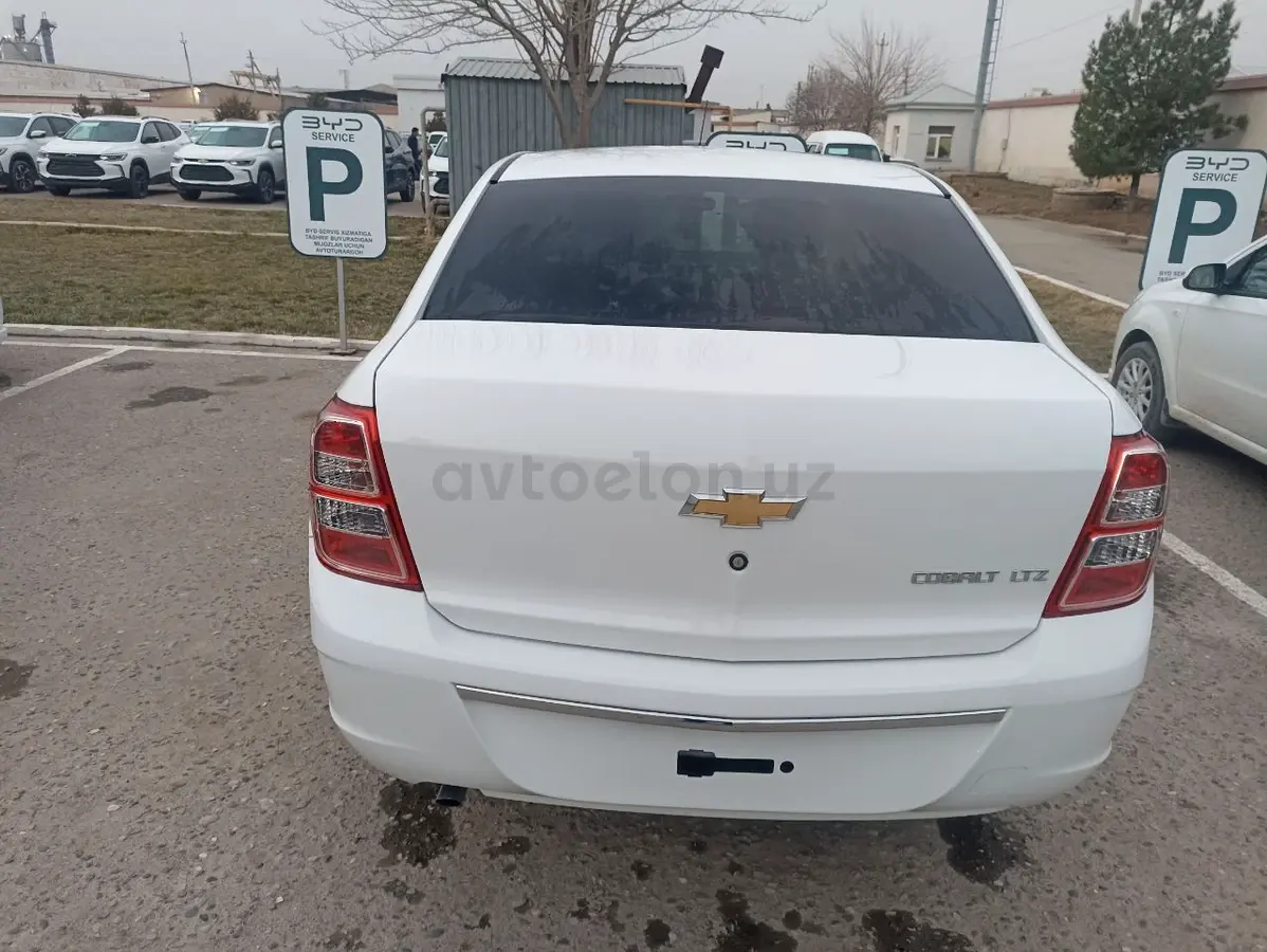 Chevrolet Cobalt 2026 — 3