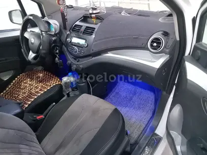 Oq Chevrolet Spark, 4 pozitsiya EVRO 2018 yil, КПП Avtomat, shahar Samarqand uchun ~8 760 у.е. id5210747