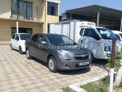 Мокрый асфальт Chevrolet Cobalt, 3 позиция 2013 года, КПП Механика, в Пахтаабадский район за 7 300 y.e. id4993313