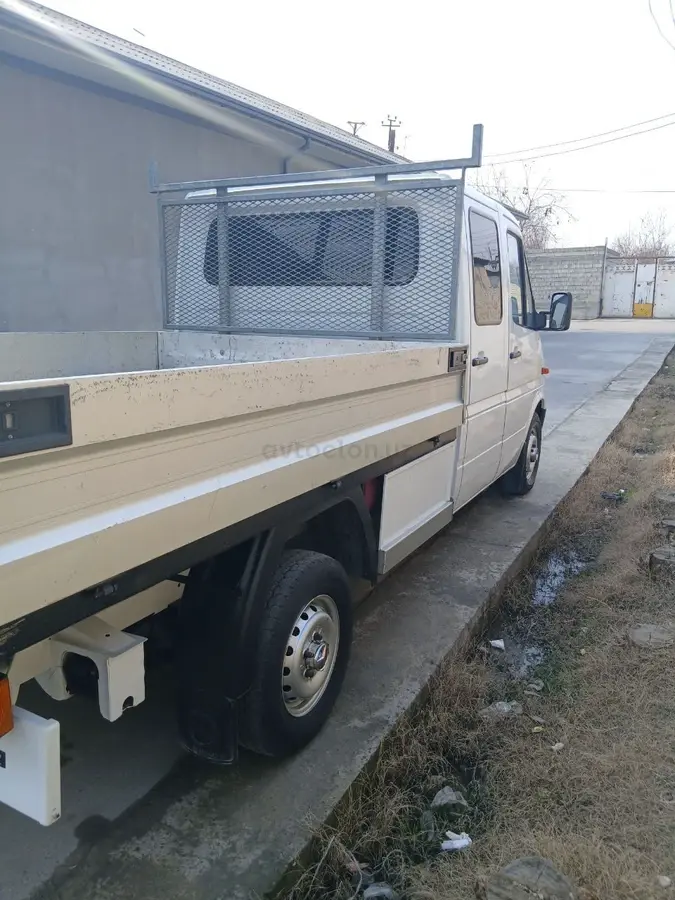 Mercedes-Benz Sprinter — 5