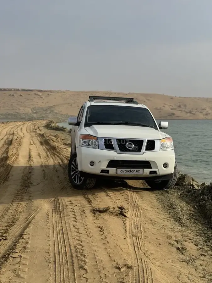 Nissan Armada — 2