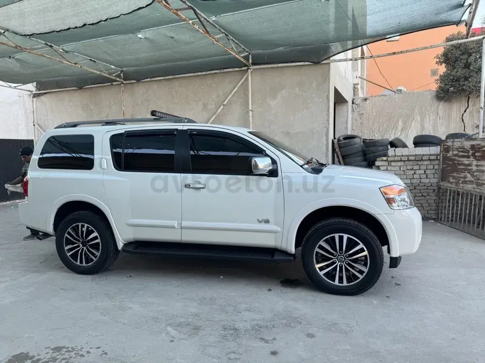 Nissan Armada — 4